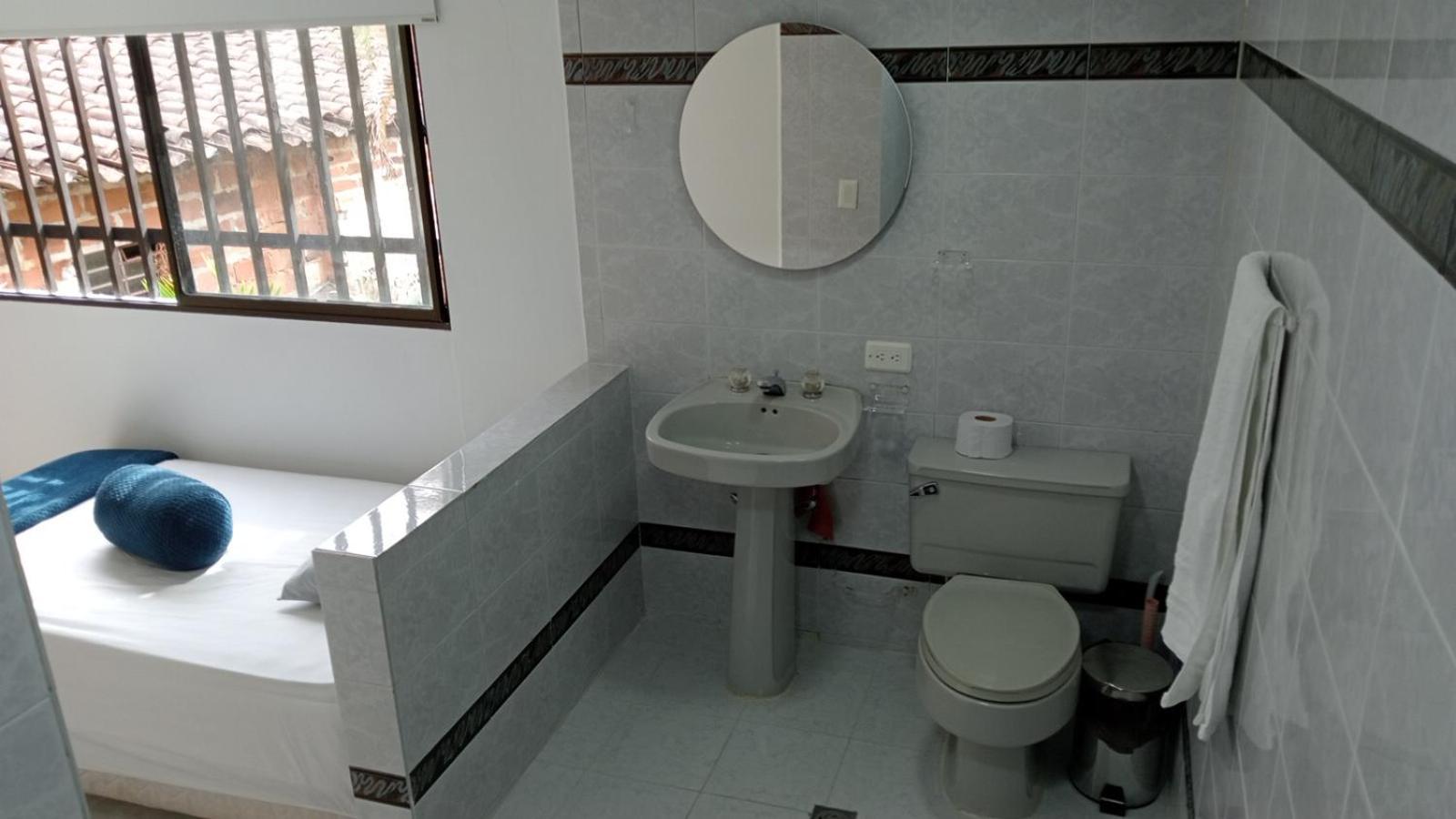 Casa Hotel Botero Medellín Buitenkant foto